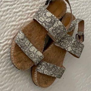 Corso como sandals size 8